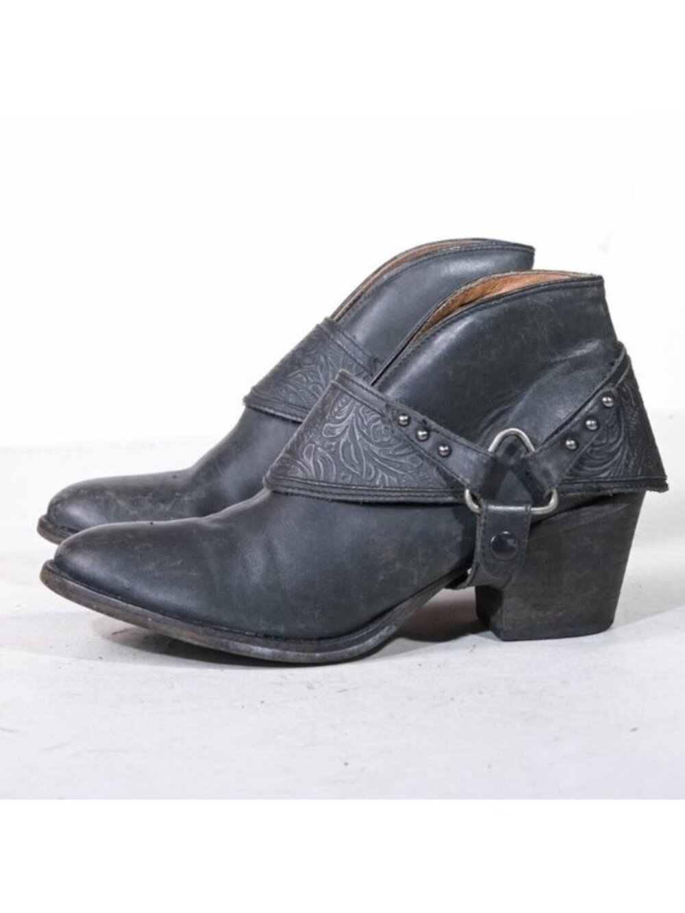 Matisse Danny Distressed Leather Western Shootie Hand Tooled Harness Women's 7 - Picture 1 of 7